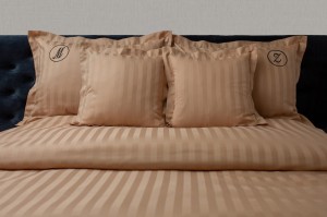 Komplet pościeli bambusowej beżowej z rantem i haftem