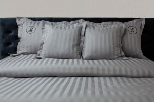 Komplet pościeli bambusowej szarej z rantem i haftem