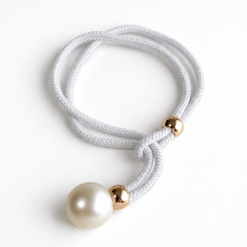 Chwost , sznur biały z perłą