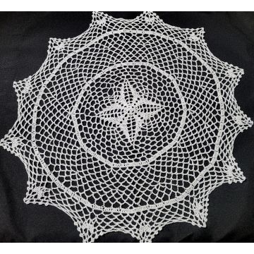 Serwetka szydełkowa biała koło  60 cm. wz.021